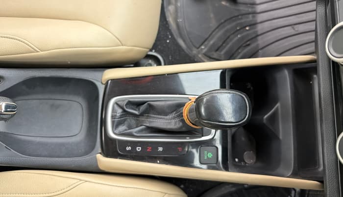 2020 Honda City 1.5L I-VTEC ZX CVT, Petrol, Automatic, 50,108 km, Gear Lever