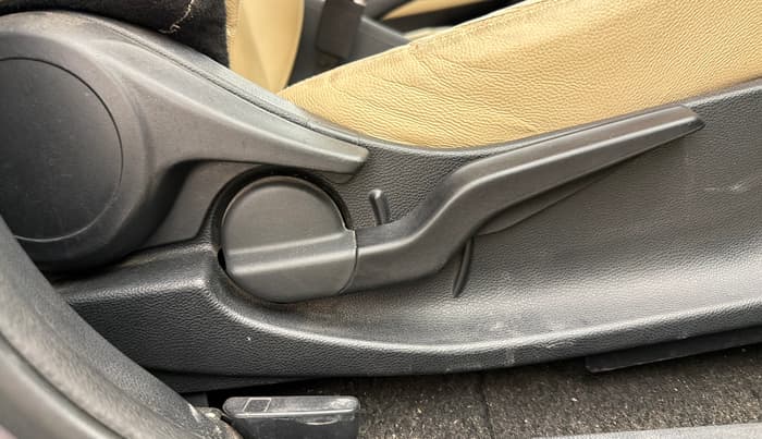 2020 Honda City 1.5L I-VTEC ZX CVT, Petrol, Automatic, 50,108 km, Driver Side Adjustment Panel