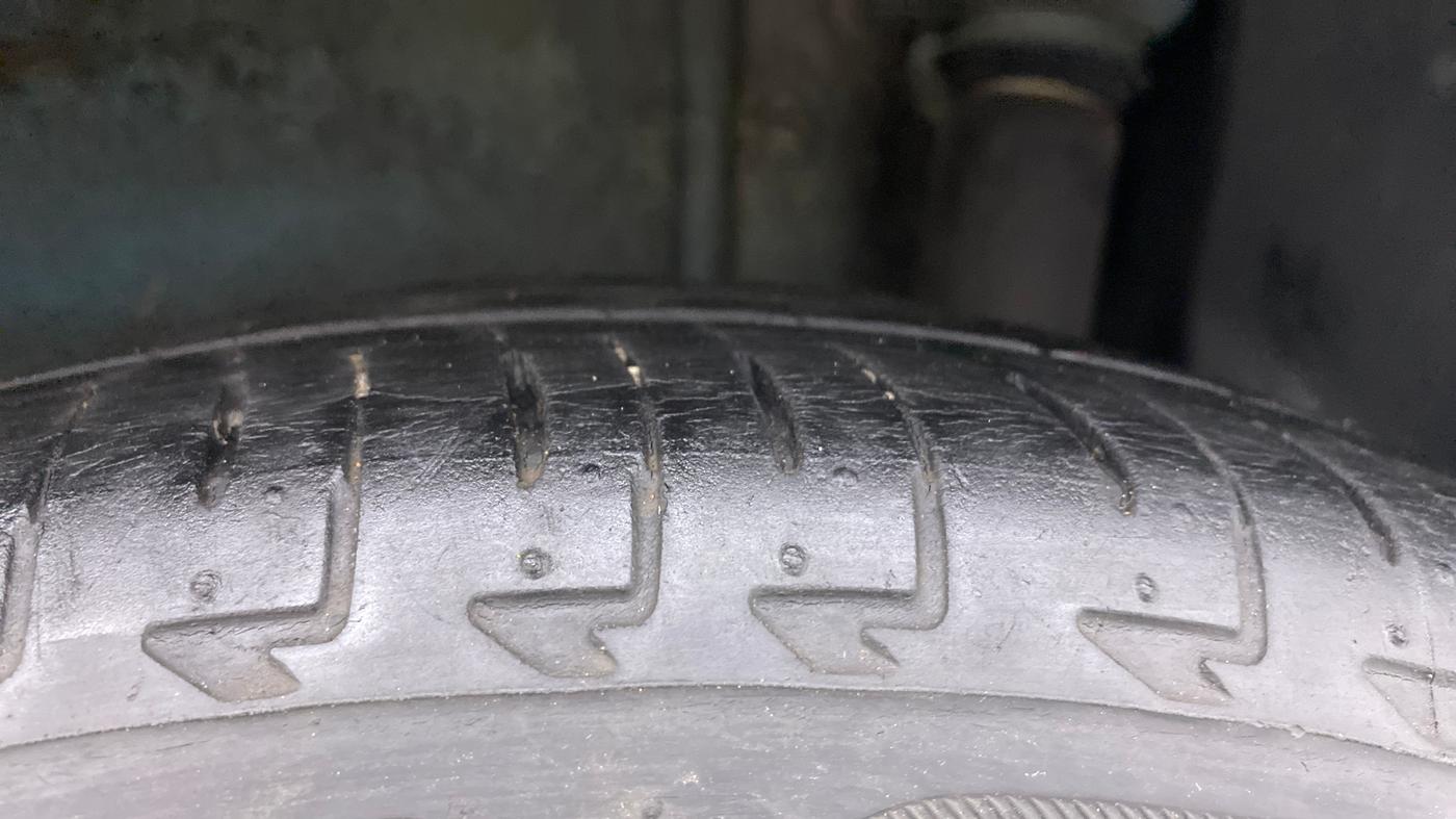 2017 Maruti IGNIS ZETA 1.2 AMT, Petrol, Automatic, 42,430 km, Left Rear Tyre Tread