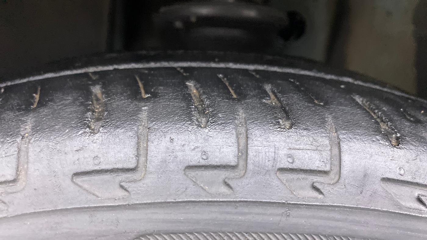 2017 Maruti IGNIS ZETA 1.2 AMT, Petrol, Automatic, 42,430 km, Left Front Tyre Tread
