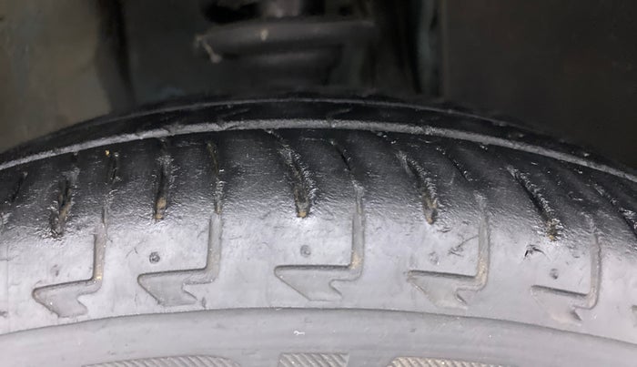 2017 Maruti IGNIS ZETA 1.2 AMT, Petrol, Automatic, 42,430 km, Right Front Tyre Tread