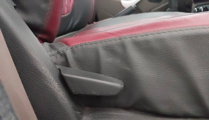 2018 Renault Duster RXS PETROL, Petrol, Manual, 32,776 km, Driver Side Adjustment Panel