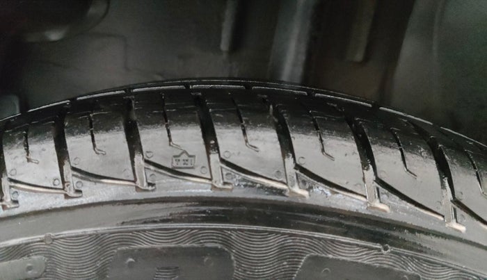 2018 Renault Duster RXS PETROL, Petrol, Manual, 32,776 km, Left Rear Tyre Tread