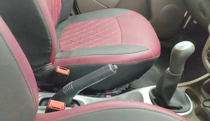 2018 Renault Duster RXS PETROL, Petrol, Manual, 32,776 km, Gear Lever