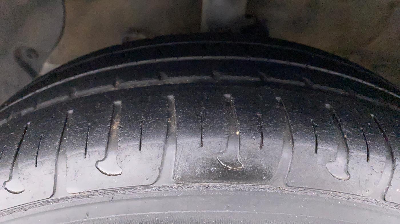 2017 Hyundai Xcent E PLUS, Petrol, Manual, 57,654 km, Left Front Tyre Tread