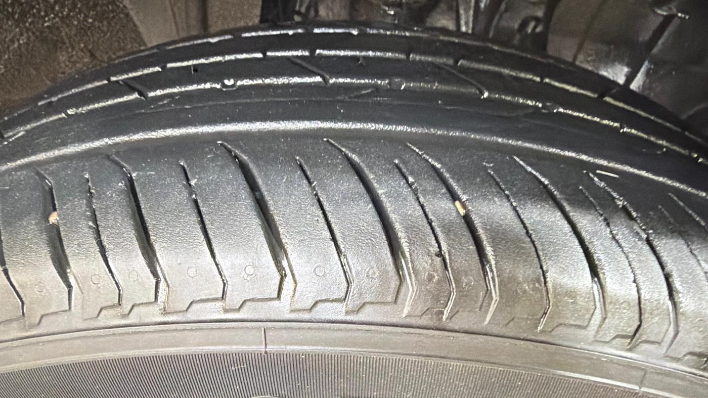 2021 Nissan MAGNITE XV MT, Petrol, Manual, 84,433 km, Right Front Tyre Tread