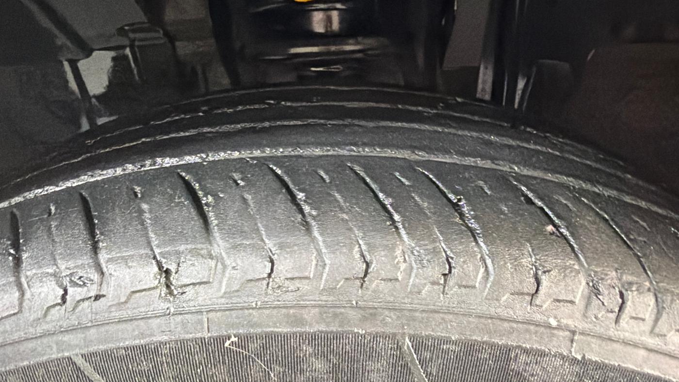 2021 Nissan MAGNITE XV MT, Petrol, Manual, 84,433 km, Left Front Tyre Tread