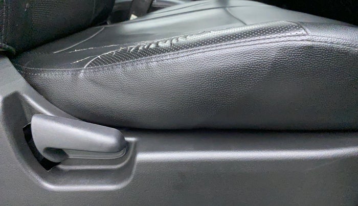 2017 Maruti Wagon R 1.0 LXI CNG, CNG, Manual, 68,574 km, Driver Side Adjustment Panel