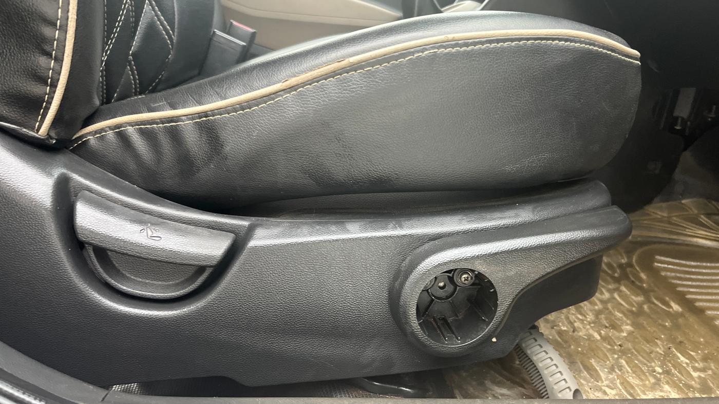 2015 Hyundai Grand i10 ASTA 1.1 CRDI, Diesel, Manual, 53,864 km, Driver Side Adjustment Panel