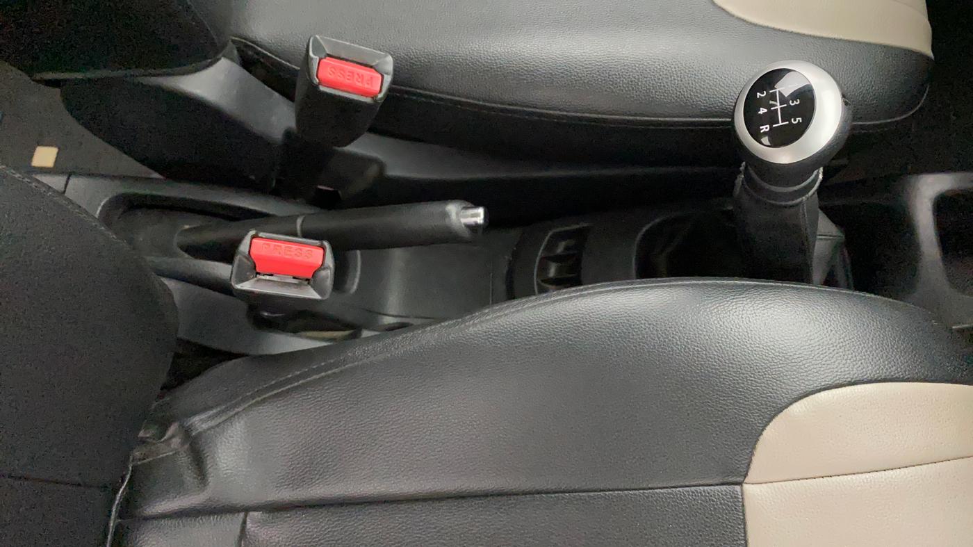 2014 Maruti Wagon R Stingray VXI, Petrol, Manual, 77,610 km, Gear Lever