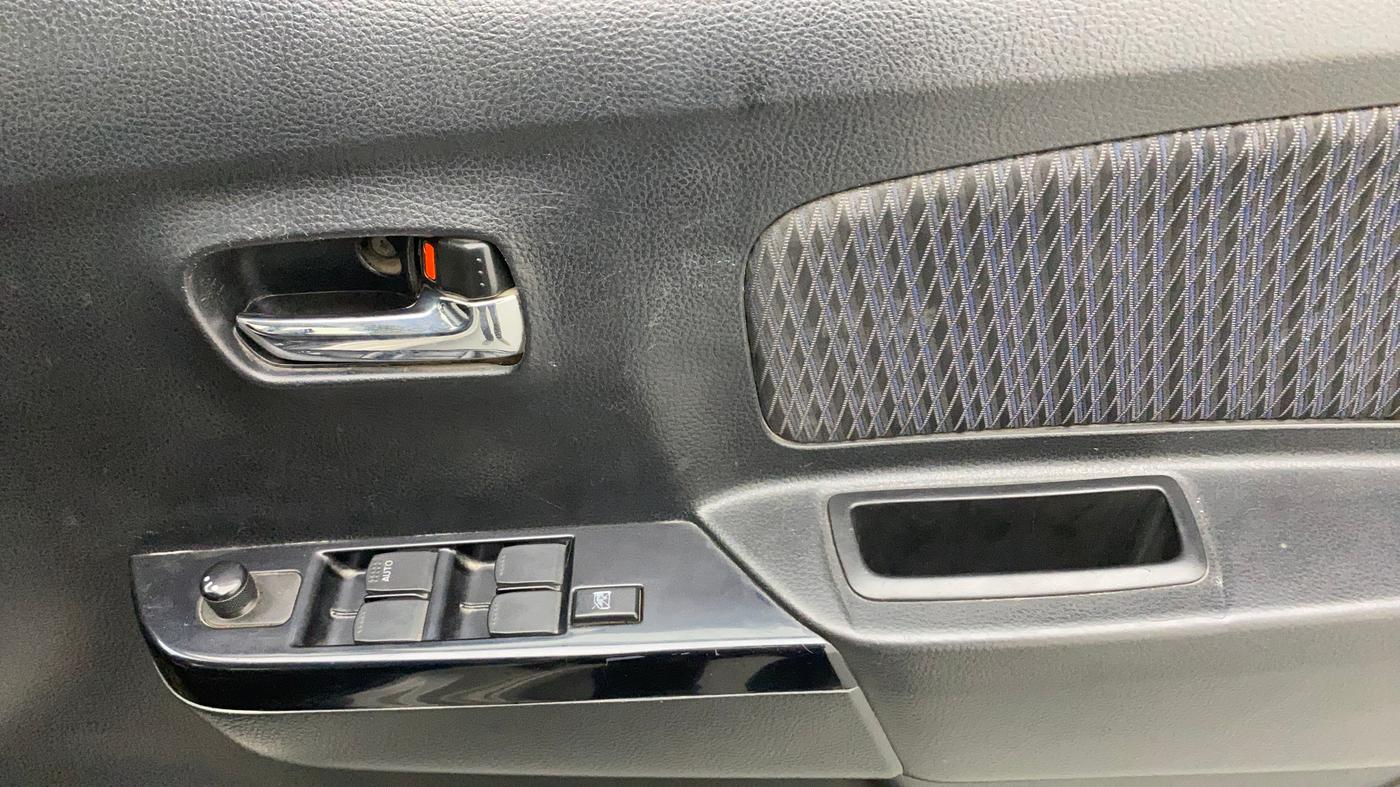 2014 Maruti Wagon R Stingray VXI, Petrol, Manual, 77,610 km, Driver Side Door Panels Control