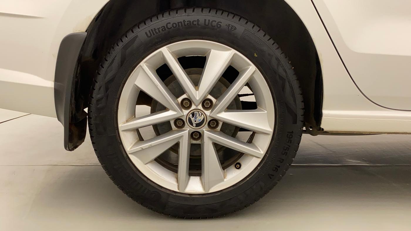 2017 Skoda Rapid STYLE 1.5 TDI AT, Diesel, Automatic, 75,337 km, Right Rear Wheel