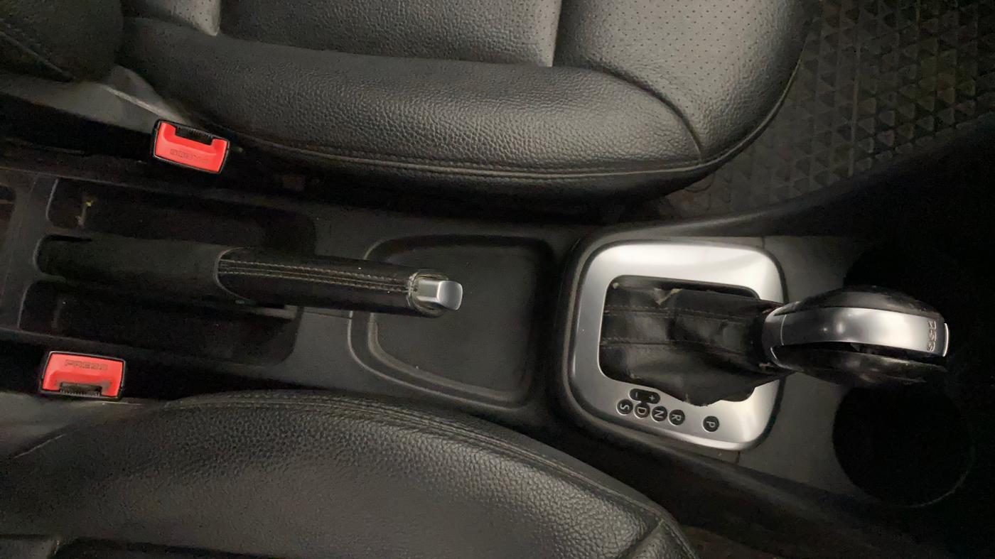 2015 Volkswagen Polo GT TSI AT, Petrol, Automatic, 77,269 km, Gear Lever