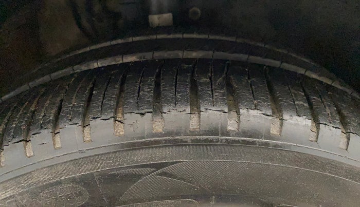 2015 Volkswagen Polo GT TSI AT, Petrol, Automatic, 77,269 km, Right Front Tyre Tread