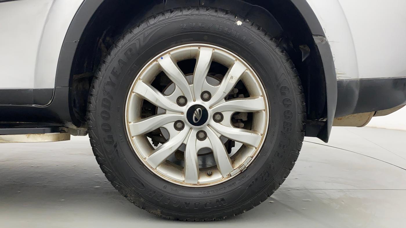 2018 Mahindra XUV500 W9 AT, Diesel, Automatic, 61,562 km, Left Rear Wheel