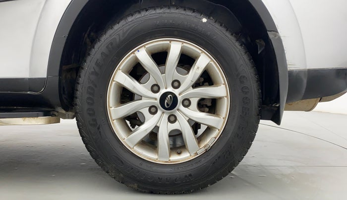 2018 Mahindra XUV500 W9 AT, Diesel, Automatic, 61,562 km, Left Rear Wheel