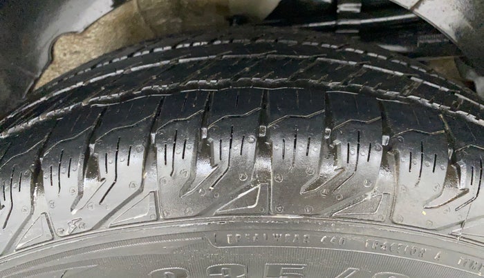 2018 Mahindra XUV500 W9 AT, Diesel, Automatic, 61,562 km, Left Rear Tyre Tread