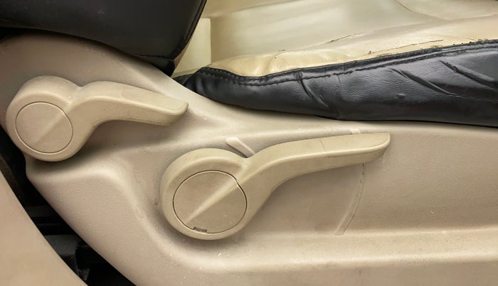 2018 Mahindra XUV500 W9 AT, Diesel, Automatic, 61,562 km, Driver Side Adjustment Panel