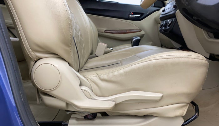 2017 Maruti Dzire VXI AMT, CNG, Automatic, 94,208 km, Driver Side Adjustment Panel
