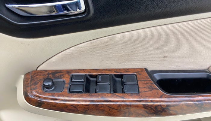 2017 Maruti Dzire VXI AMT, CNG, Automatic, 94,208 km, Driver Side Door Panels Control