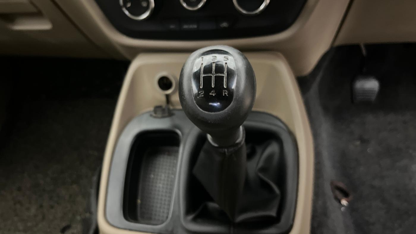 2021 Mahindra BOLERO NEO N 10, Diesel, Manual, 73,163 km, Gear Lever