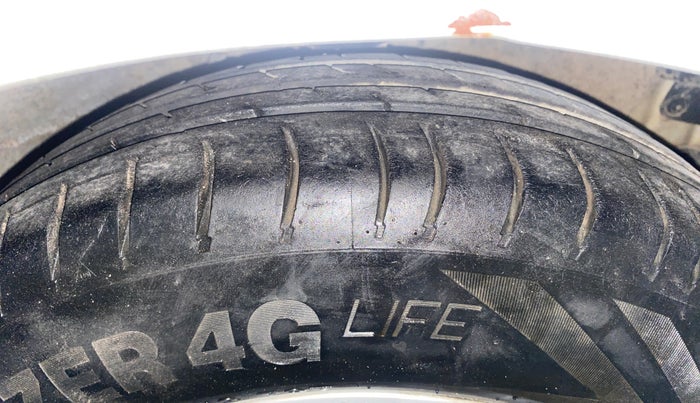 2016 Hyundai i10 SPORTZ 1.1, Petrol, Manual, 89,087 km, Right Front Tyre Tread