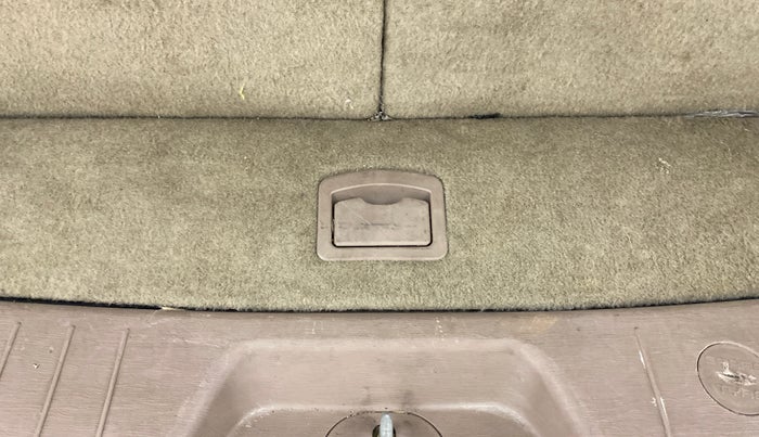 2014 Mahindra XUV500 W4, Diesel, Manual, 1,12,565 km, Boot Inside