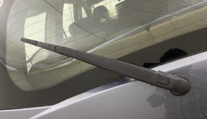 2014 Mahindra XUV500 W4, Diesel, Manual, 1,12,565 km, Rear Wiper