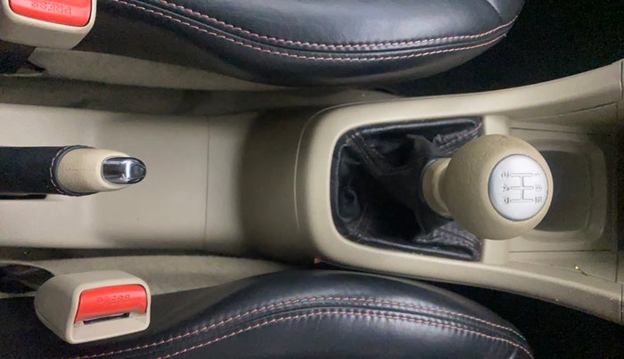 2016 Maruti Ertiga ZXI, Petrol, Manual, 1,07,774 km, Gear Lever