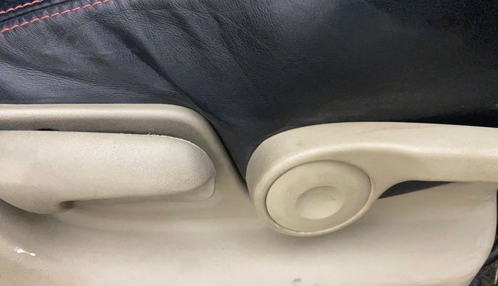 2016 Maruti Ertiga ZXI, Petrol, Manual, 1,07,774 km, Driver Side Adjustment Panel