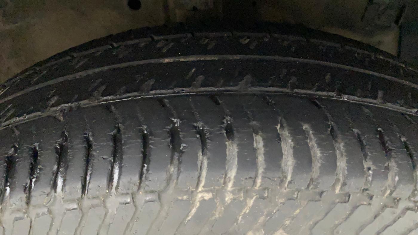 2012 Maruti Swift Dzire VXI, Petrol, Manual, 48,748 km, Right Front Tyre Tread