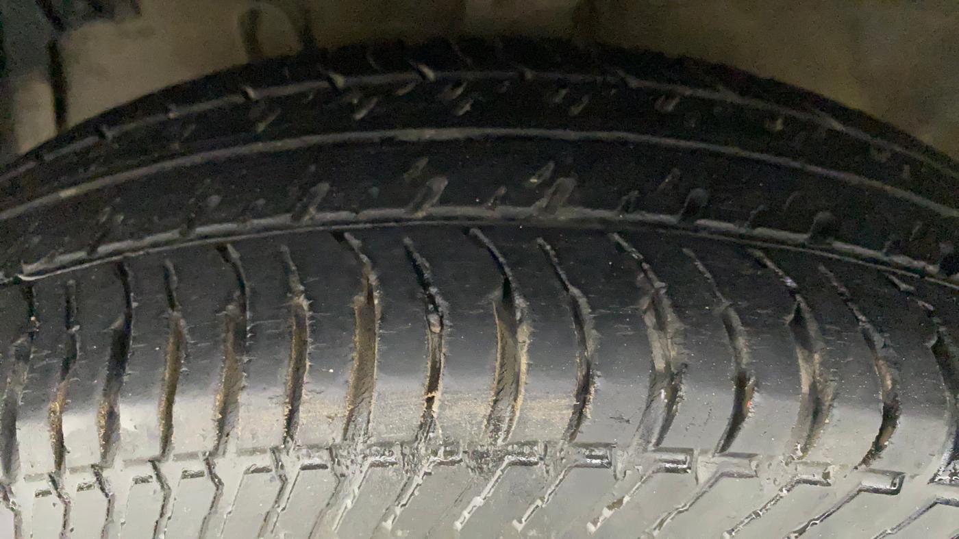 2012 Maruti Swift Dzire VXI, Petrol, Manual, 48,748 km, Left Front Tyre Tread