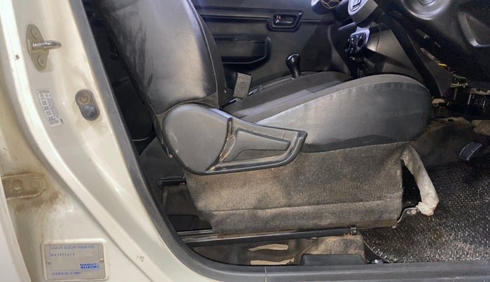 2020 Maruti S PRESSO VXI+, Petrol, Manual, 95,221 km, Driver Side Adjustment Panel