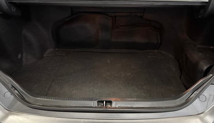2017 Toyota Camry HYBRID, Hybrid, Automatic, 68,059 km, Boot Inside