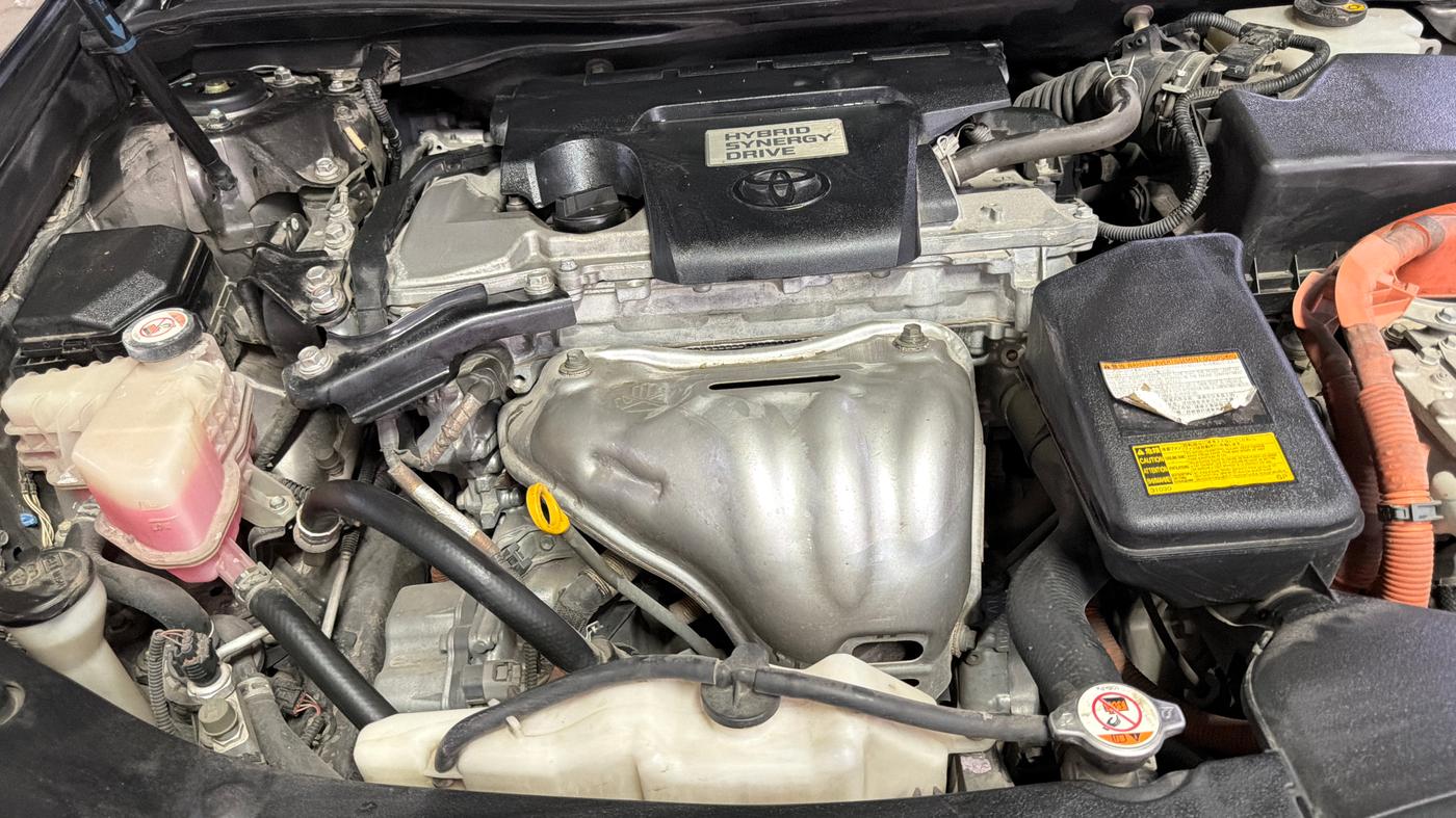 2017 Toyota Camry HYBRID, Hybrid, Automatic, 68,157 km, Engine View - Right