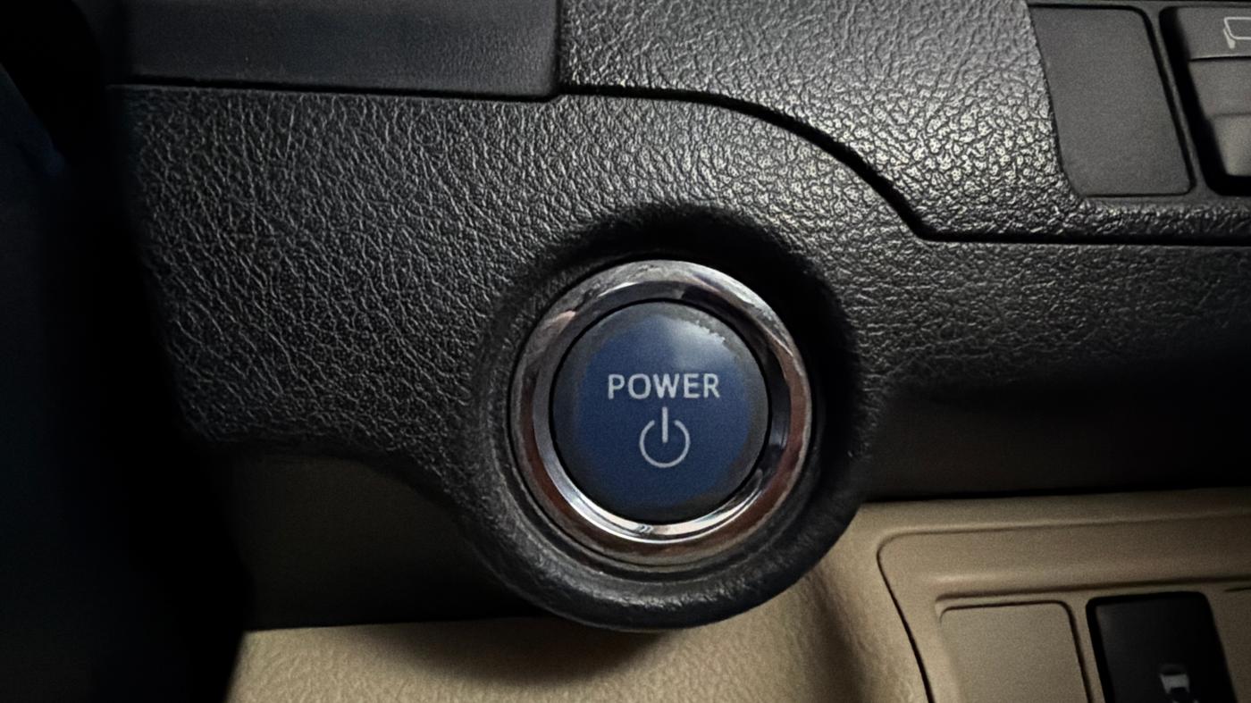 2017 Toyota Camry HYBRID, Hybrid, Automatic, 68,157 km, Keyless Start/ Stop Button