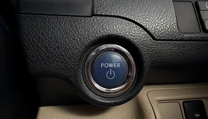 2017 Toyota Camry HYBRID, Hybrid, Automatic, 68,059 km, Keyless Start/ Stop Button