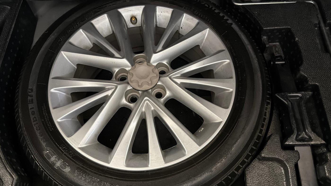 2017 Toyota Camry HYBRID, Hybrid, Automatic, 68,157 km, Spare Tyre