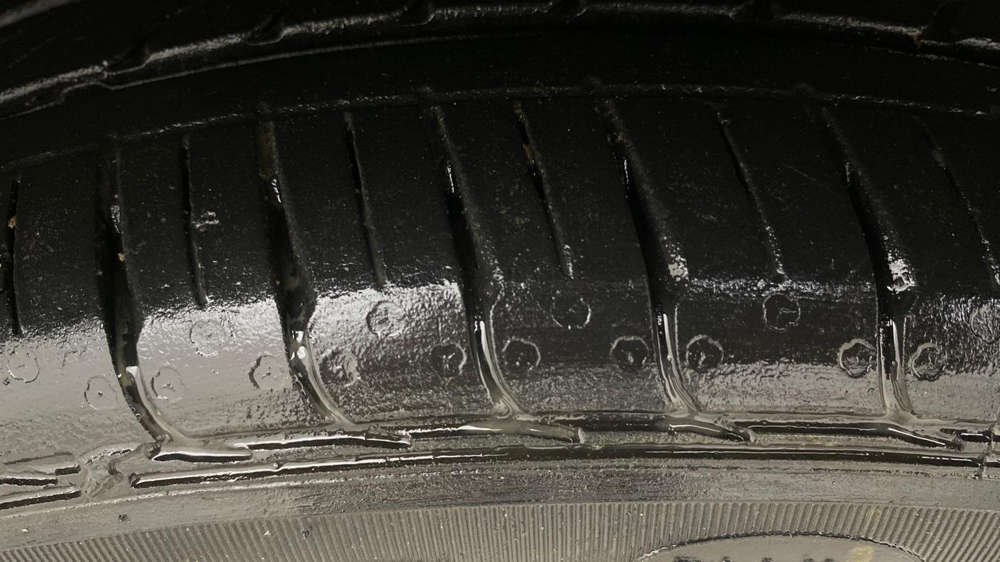 2022 Hyundai AURA SX PLUS 1.2 AMT, Petrol, Automatic, 29,629 km, Right Front Tyre Tread