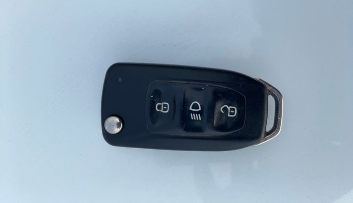 2017 Tata Tiago XT PETROL, Petrol, Manual, 86,671 km, Key Close Up
