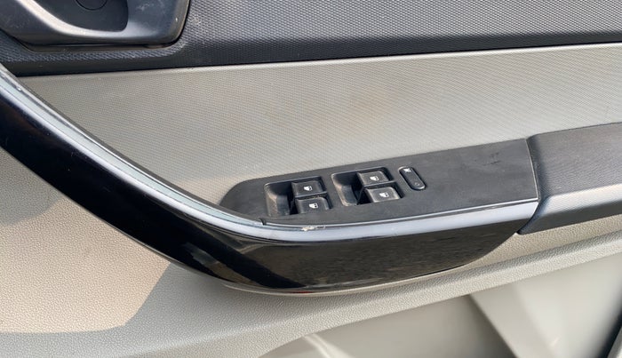 2017 Tata Tiago XT PETROL, Petrol, Manual, 86,671 km, Driver Side Door Panels Control