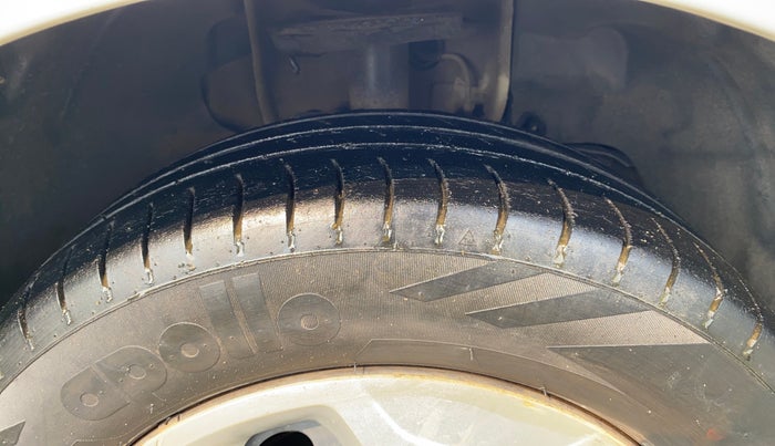 2017 Tata Tiago XT PETROL, Petrol, Manual, 86,671 km, Right Front Tyre Tread