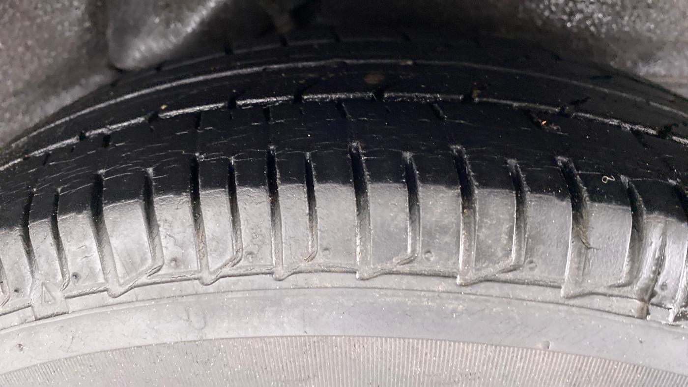 2014 Hyundai i10 MAGNA 1.1 IRDE2, Petrol, Manual, 21,356 km, Left Rear Tyre Tread