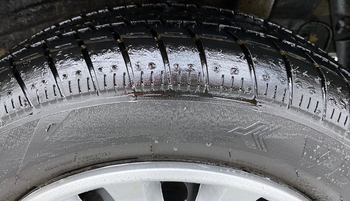 2013 Hyundai Grand i10 MAGNA 1.2 VTVT, Petrol, Manual, 50,310 km, Left Rear Tyre Tread