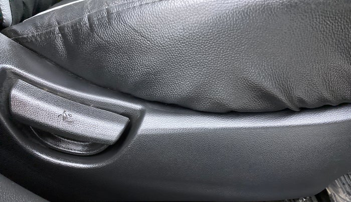 2013 Hyundai Grand i10 MAGNA 1.2 VTVT, Petrol, Manual, 50,310 km, Driver Side Adjustment Panel