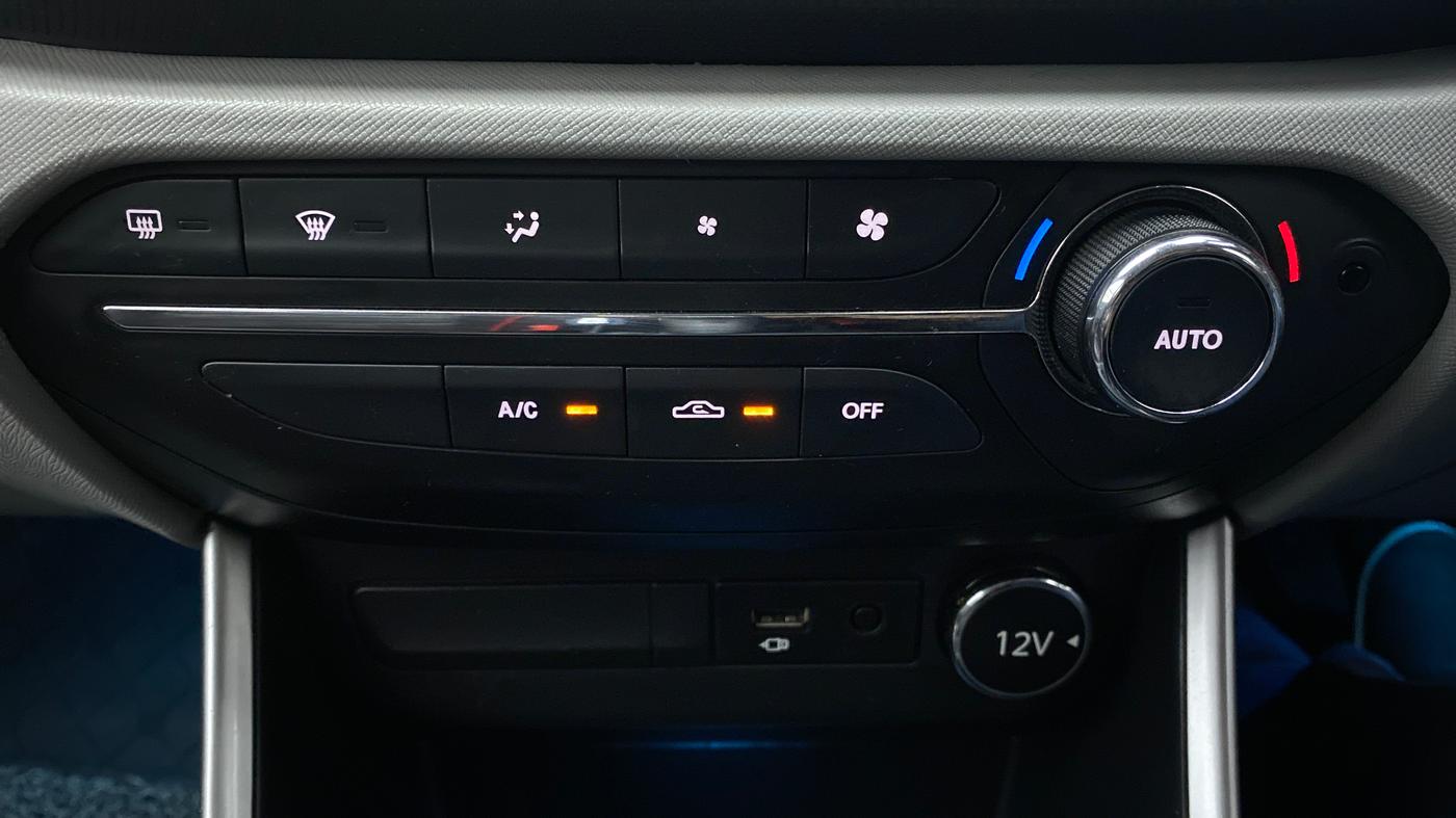 2020 Tata ALTROZ XZ 1.2, Petrol, Manual, 14,326 km, Automatic Climate Control