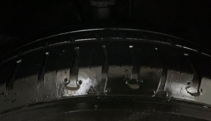 2015 Hyundai Elite i20 SPORTZ 1.2, Petrol, Manual, 49,582 km, Right Front Tyre Tread