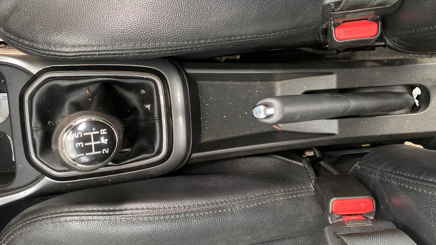 2020 Maruti IGNIS ALPHA 1.2, Petrol, Manual, 56,212 km, Gear Lever