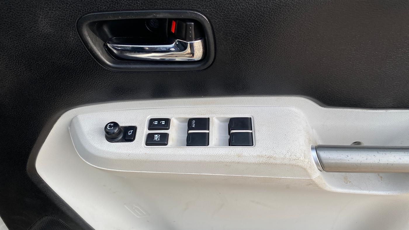 2020 Maruti IGNIS ALPHA 1.2, Petrol, Manual, 56,212 km, Driver Side Door Panels Control