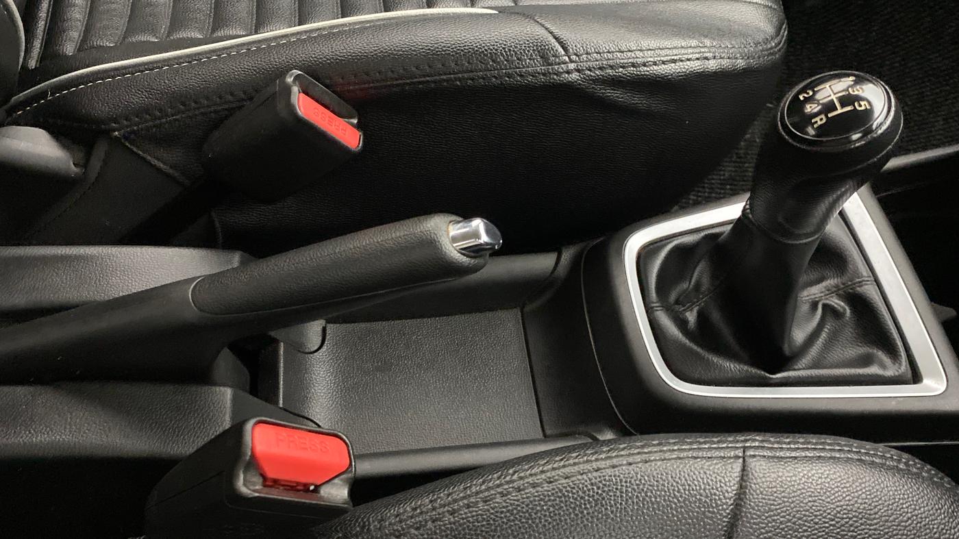 2018 Maruti Swift ZXI D, Petrol, Manual, 27,730 km, Gear Lever